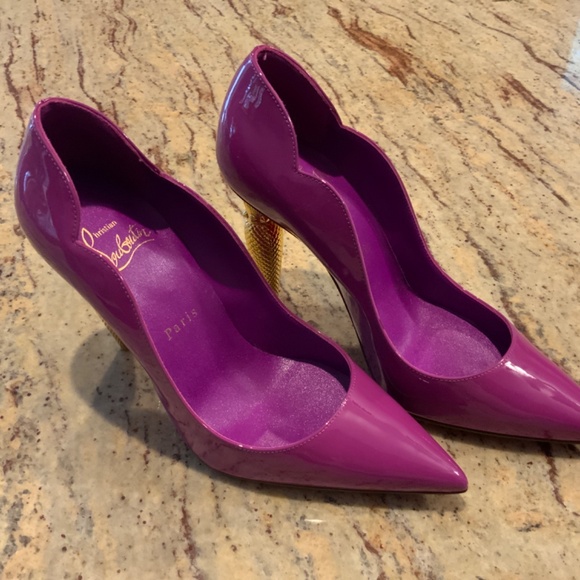 Christian Louboutin - Picture 2 of 6